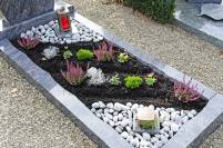 Bestattungen Böck aus Dießen am Ammersee hilft Ihnen, die richtige Bestattung für den verstorbenen Menschen zu finden.